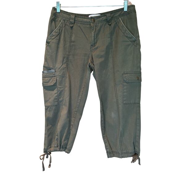 Women's Eddie Bauer Green Cargo Capri Pants, Size 10, EUC - Picture 1 of 3